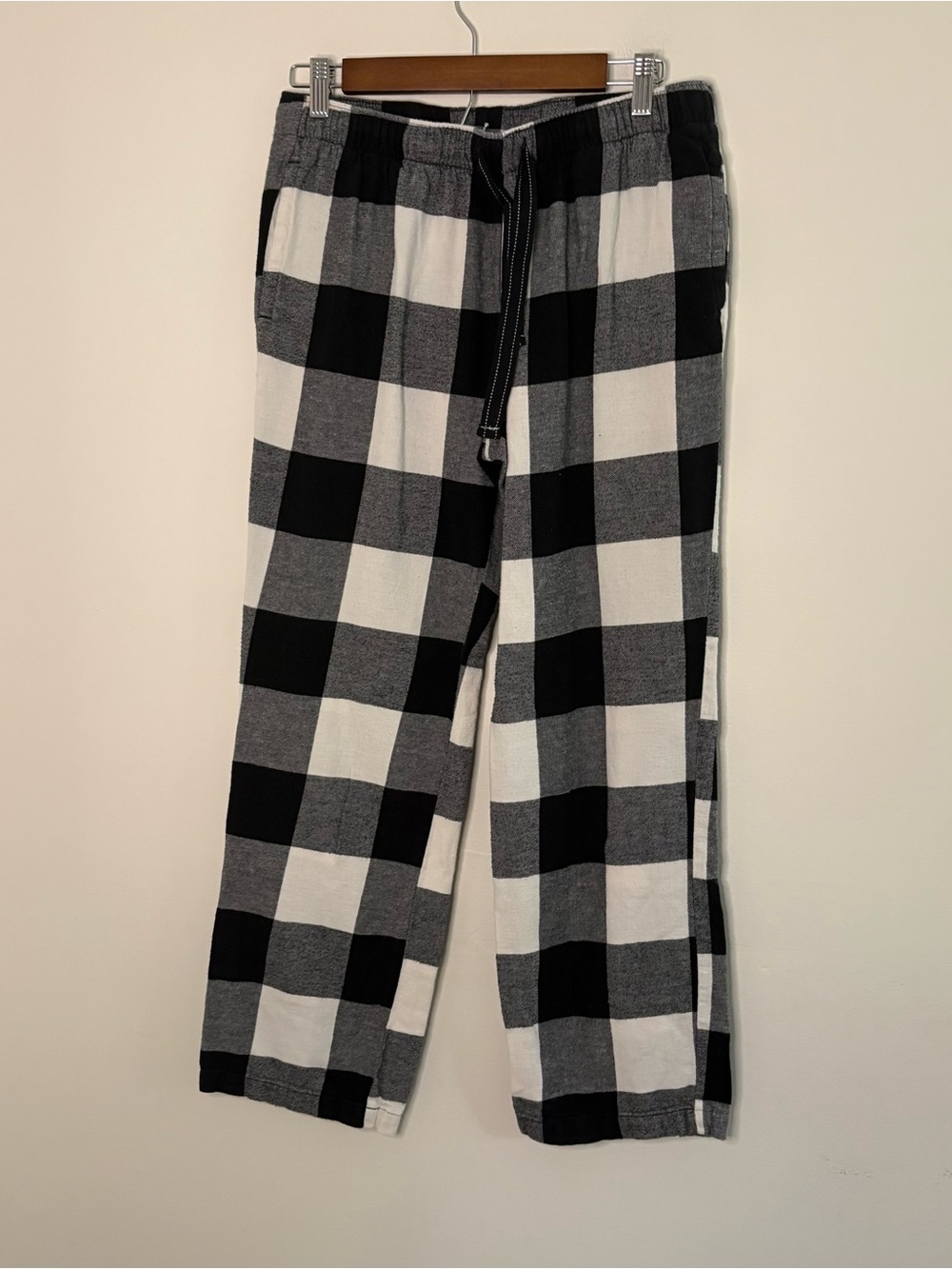 Old Navy Women’s Medium Pajama Pants Bottoms Black White Plaid